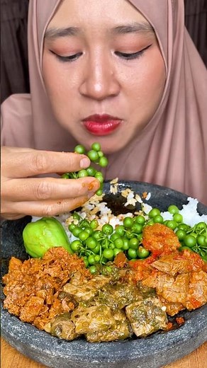 MUKBANG Lalapan Labu Mini Segar, Leunca & Sambal Ikan Cakalang Pedas 🌶️🥒