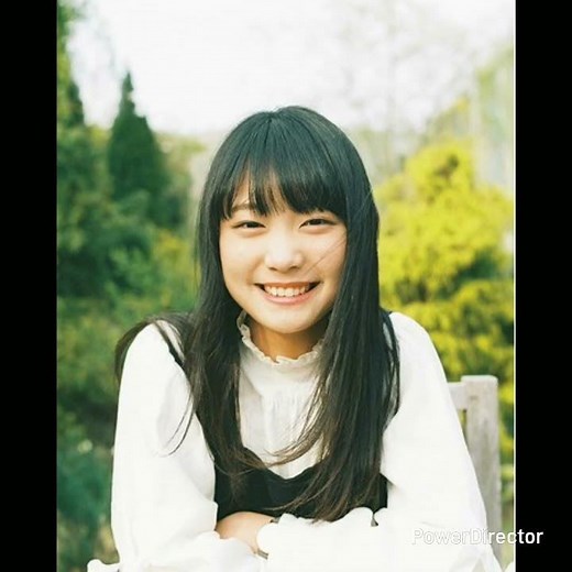 女優雪見みと（28才）兵庫県出身この曲のMVに出演している女優です。