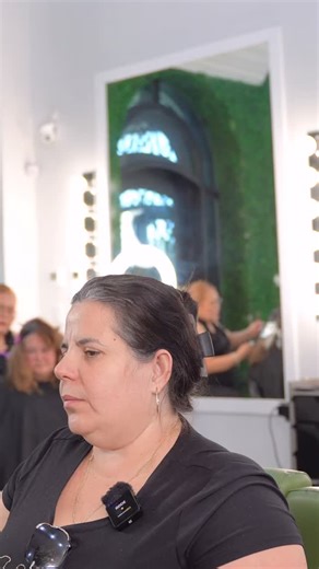 Orestes Diaz Mejias on Instagram: "Este cambio de imagen fue uno de los retos más grandes que he vivido dentro de la colorimetría. Un proceso que exigió precisión, conocimiento, respeto absoluto por el cabello y mucha visión artística. Hoy puedo decirlo con orgullo: lo logramos. Porque detrás de cada tono perfecto hay estudio, experiencia y pasión real por transformar sin dañar. Esto no es solo color… es evolución, técnica y amor por el arte del cabello ❤️‍🔥🎨 ¿Te imaginas enfrentar un reto así