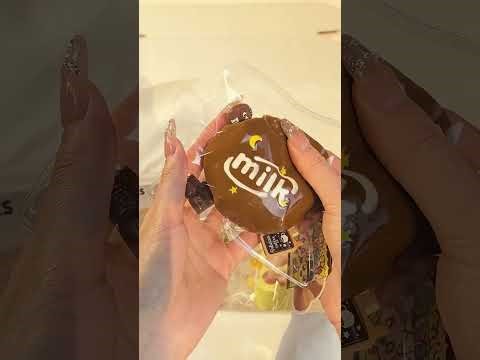 Chinese packing🎀1000r可以买多少捏捏？ 中国女人沉浸式打包捏捏～第一次尝试配双语字幕，因为机器翻译的问题超多，我后期手动修改了好几个小时英文字幕（复杂程度堪比写了两套英语试卷�