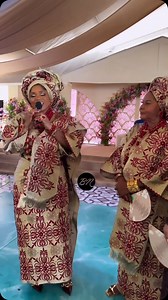 The song you sing when you know your daughter’s marriage is blessed 🥰🙏🏻 Bride @its.priscy Groom @juma_jux Gele @sammyinventions Planner @2706events #jp2025❤️ #AsoEbiBella | Aso Ebi Bella