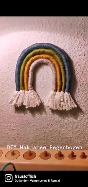 #diy #makramee #makrameeregenbogen #regenbogen #diyourself #resteverwertung #makrameegarn #spielzimmer #montessori #interior #montessorizuhause