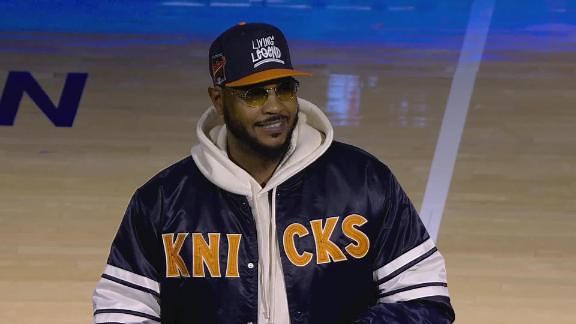 Carmelo Anthony honored on court by Knicks