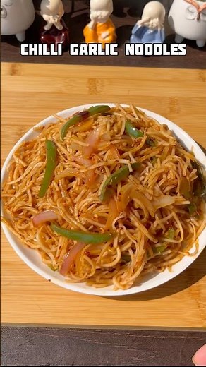 Spicy chilli garlic noodles #shorts #recipe #noodles #trending #viral #shortsfeed #cooking #chowmein