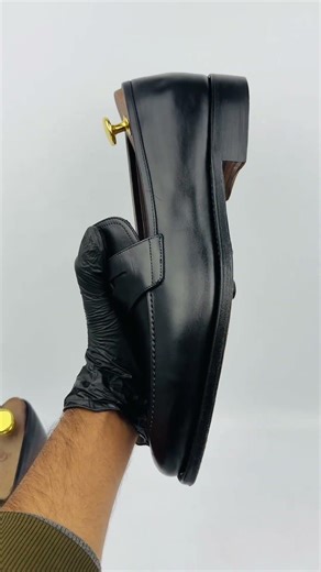 Salvatore Ferragamo Men's Black Penny Loafers (Size 43) #salvatoreferragamo #prelovedtreasures