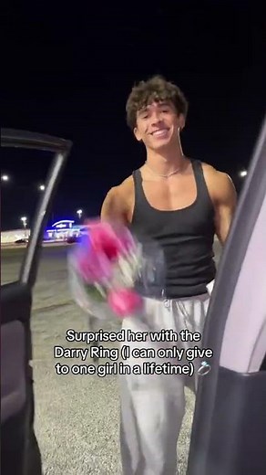 A special way to gift my princess a unique Darry Ring and a beautiful bouquet of roses. 💍🌹