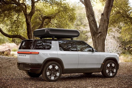 Better EV Stock: Rivian vs. Tesla