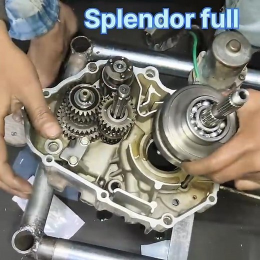 how to Splendor full engine work#lifeisbutadream #viral #mechanic