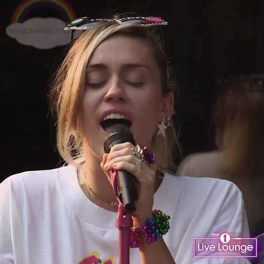 384K views · 4.4K reactions | How beautiful is this? ✨ Miley Cyrus covers Roberta Flack's First Time Ever I Saw Your Face ❤️ | BBC Radio 1 | Facebook