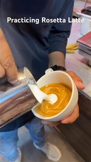 Practicing Rosetta Latte Art – Barista Training Day