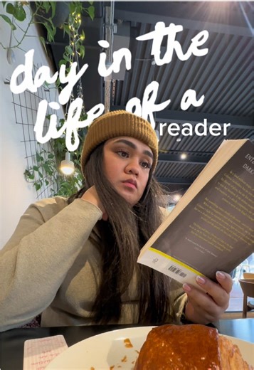 Pages, pastries, and Budapest streets 📚🫶🏼✨ #bookedandbusy #readingvlog #booktok #readerlife #cozycontentcreator