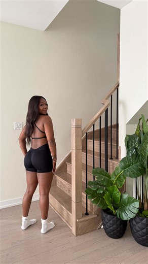 GLUTE DAY HACK 🍑 Bulgarian split squats are great… until it’s time to set up 😭 Single leg press has been my no-stress alternative and my glutes are loving it! Focus on slow eccentrics full range motion and thank me later 🍑 #glutegains #gluteworkout #fitnessmotivation #fitnesstip Be honest, which do you prefer | Stephby