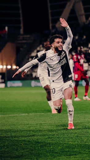 📲🤩 Match au mental, victoire à la maison, points précieux et images à regarder sans modération. On vous attend vendredi pour remettre ça ! #TeamASC | Amiens SC Football