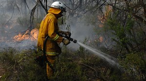 SA fires: Two dead as fires rage through Adelaide Hills
