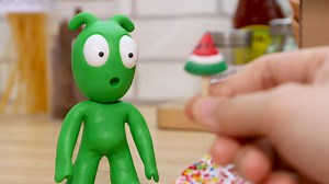 273K views · 3K reactions | Pea Pea learns about a variety of fruit juices - Fun stop-motion cartoon - PeaPea Habla Español © Derechos de autor de HFL Media ☞ No recargar #peapea #videoparaniños #cartoon #hflmedia #HFL #cartoonforkids | PeaPea Habla Español | Facebook