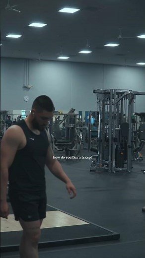 how to flex a tricep