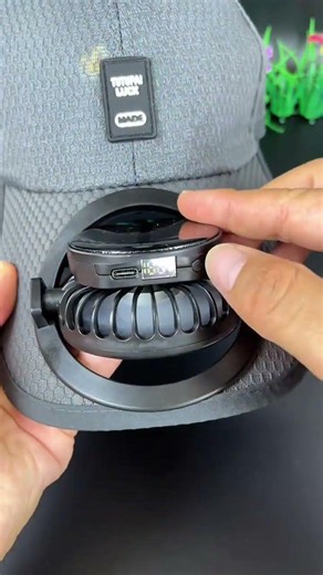 Solar Powered Sun Protective Breathable Fan Hat—Provides Both a Breeze and Sun Protection