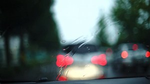 「雨の日の運転」の写真素材 | 3,989件の無料イラスト画像