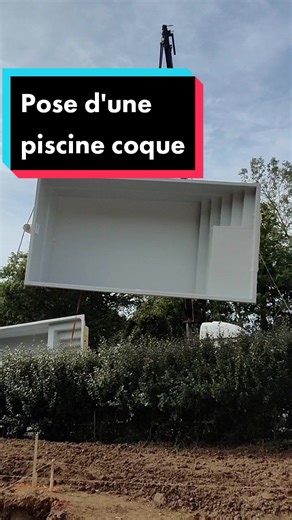 Livraison et pose d'une piscine coque de 6x3m avec camion grue à Biriatou