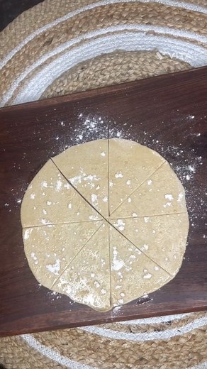 6 Layer’s Tringal Paratha || #fbreels #fbreelsvideo #reelfbviral #reelsviral #shortsvideos #fb #roti #shorts #chapati #paratha #reelstrending #reelsfacebook | Kukki's Cooking