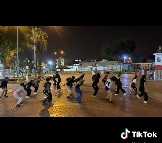 Descendientes: ROTTEN TO THE CORE Dance Tutorial