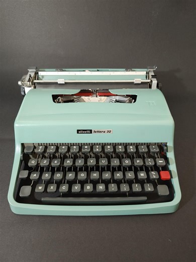 Olivetti Lettera 32 Vintage Typewriter – Complete Set With Case & Original Accessories – Fully Working – Italian Design Icon - Etsy