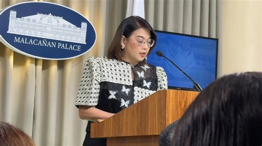 '𝐇𝐔𝐖𝐀𝐆 𝐌𝐀𝐆𝐌𝐀𝐋𝐈𝐍𝐈𝐒' 𝐓𝐀𝐍-𝐀𝐖𝐀 | Gipamahayag sa Malacañang nga dili mamahimong magpakaarong-ingnon nga inusenti si Vice President #SaraDuterte sa matod pa halapad nga korapsyon sa flood control projects nga giingong maoy rason sa padayong pagbaha sa nasud. Matod ni Palace Press Officer ug PCO Usec. Claire Castro nga adunay 13,917 ka flood control projects nga napatuman sa miaging administrasyon ni kanhi Presidente #RodrigoDuterte ilawom sa Build, Build, Build program. Dugang ni 