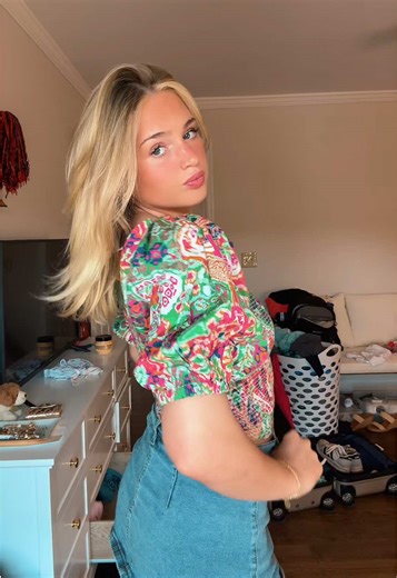 Trendy Receptionist Outfit Ideas