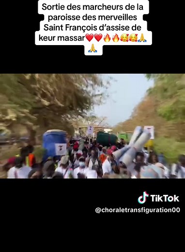 Sortie des marcheurs de la paroisse des merveilles