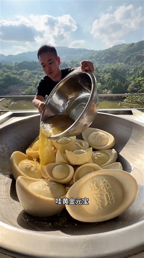 Bull's horn shaped lard stir-fried, the new-style hot pot base is really delicious!