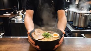 HIBINO Japanese Ramen Bowl Set of 2 | 40 oz Ceramic Ramen Bowls with Chopsticks & Spoons | Made in Japan Mino Ware | Microwave Safe Noodle & Soup Bowls | 6-Piece Dinnerware Set |「Nejiri Indigo」