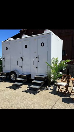 DECKED OUT PORTAPOTTY #PORTABLETOILET #PORTAPOTTY #luxuryrestroomtrailer #RESTROOMTRAILER #WEDDING #EVENTPLANNER #GRANDOPENING #FYP #POO#PARTY #OHIO