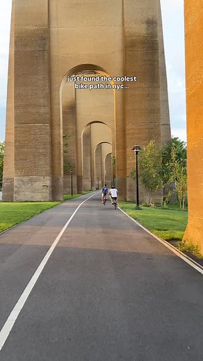 What’s your favorite NYC bike route? 🚲 This hidden spot is located in Randall’s Island Park 🌳 The Hell Gate Bridge bike path is part of an 8-miles of scenic trails you need to see for yourself - who needs to go?#NYbucketlist #nyc | New York Bucket List