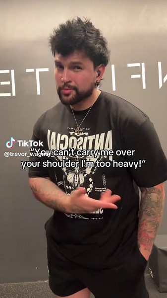 Challenge accepted: You can't carry me over your shoulder, I'm too heavy!