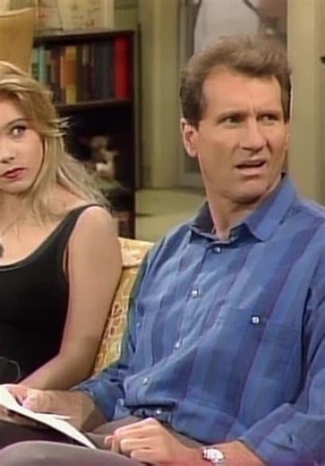 Married... with Children S04:E23 - Yard Sale
