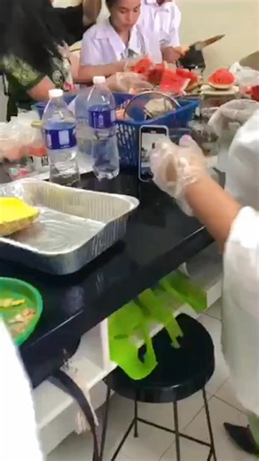 Fermentation in action! 🍷🧪 The BSES2B students dive into the art and science of wine and vinegar making. Learning by doing in our Wine & Vinegar Making Lab! #BSES2 #FoodScience #FermentationLab #ilovechemistry #reelschallenge | SNSU Atomos