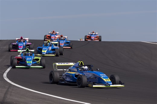 LIVE - Magny-Cours : Suivez la Course 1 en direct vidéo