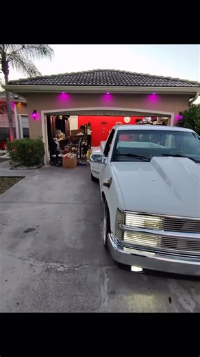 She rowdy 😤 Single cab OBS baby dually looking wicked on that race setup, but that back bumper is damn clean 😮‍💨🔥 @soflo_corvettes #streettrucks #droppedtrucks #singlecab #obs #babydually | Street Trucks