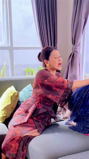 Di Bimbel Aza, private datang langsung ke rumah! Dari TK sampai SMP, bisa bantu semua pelajaran—PR? Bisa! Persiapan ulangan? Bisa juga!” selain itu ada Kelas Robotik aza. Robotic & coding anak sedang rakit robot, pasang sensor, coding di laptop dengan wajah antusias. “After school = waktu emas anak berkembang ✨ Pakai kode: Bhumimi Aza Diskon 10% Diskon Pendaftaran 5%” “Jadi, after school anak bukan cuma santai, tapi juga upgrade skill! Pakai kode Bhumimi Aza biar dapat diskon spesial. Yuk hubung