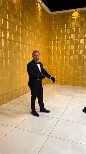 Hollmann International | 𝐅𝐮𝐥𝐥 𝐁𝐥𝐮𝐞 𝐂𝐚𝐫𝐛𝐨𝐧 𝐎𝐯𝐞𝐫𝐥𝐨𝐚𝐝 𝐅𝐞𝐫𝐫𝐚𝐫𝐢 𝟖𝟏𝟐 Offer Number 26G0123 Color Blue Exposed Carbon Upholstery Crema Previous Owners 1 Mileage 85 km... | Instagram