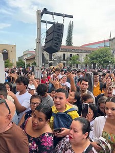 La Gritería Chiquita en León: Un Vínculo de Fe y Tradición ​Cada 14 de agosto, la ciudad de León, en Nicaragua, se llena de fervor y tradición para conmemorar la Gritería Chiquita. A diferencia de la festividad principal del 7 de diciembre, esta celebración se realiza en honor a la Asunción de María y tiene sus raíces en un hecho histórico y milagroso. | Nicaragua: Tierra de Lagos y Volcanes