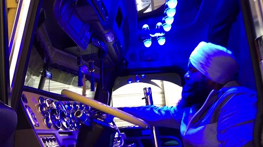 #ArroyoCustomRigs MH Transportation Inc. Leveling Valves and Dump Switch #peterbilt389