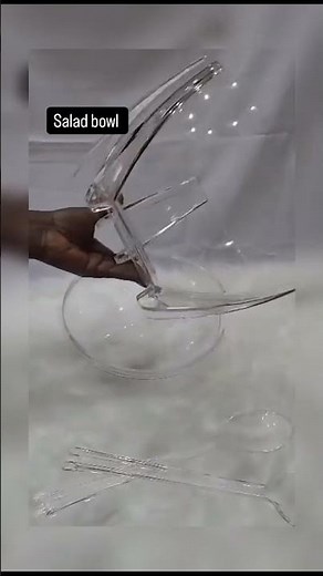 Demonstration of a Clear Plastic Salad Bowl Set with Serving Utensils and Lid#saladbowl