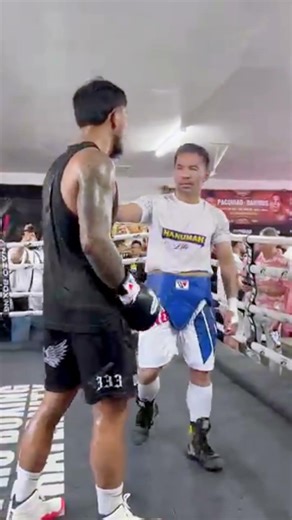 UK & USA Fans Shower Manny Pacquiao With Love — Beautiful Scene! 🥊✨#boxing #mma