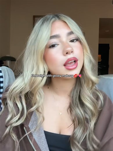 Embreigh's Versatile Makeup Styles Showcase