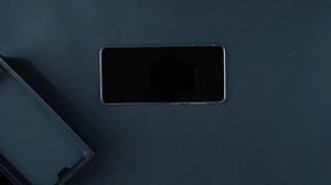 Watch Samsung Galaxy S Series Screen Protector Installation Video on Amazon Live