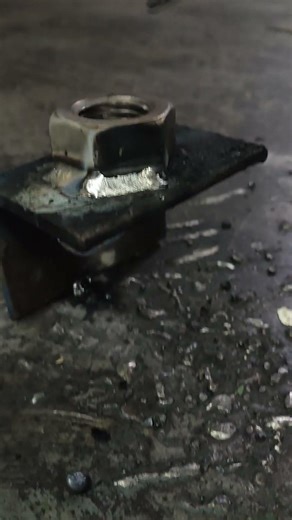 soldadura con electrodo de acero #shortvideo #solar #welding #proyectos