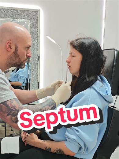 Anna bekommt ein Septum Piercing 💉 Du möchtest dich piercen lassen,dann bist du bei uns genau richtig. Dich erwartet eine riesige Auswahl an Premium Piercing-Schmuck, inklusive Beratung & Wechselservice. 𝗦𝘁𝗮𝗻𝗱𝗮𝗿𝗱 𝗣𝗶𝗲𝗿𝗰𝗶𝗻𝗴'𝘀 sind 𝘀𝗽𝗼𝗻𝘁𝗮𝗻 & 𝗼𝗵𝗻𝗲 𝗧𝗲𝗿𝗺𝗶𝗻 bei 𝗟𝗶𝗹𝗼 & 𝗜𝘃𝘆 möglich 🙌🏻 Wir freuen uns auf dich 😍 Schon gewusst ⁉️ Wir stechen 𝗚𝗲𝘀𝘂𝗻𝗱𝗵𝗲𝗶𝘁 𝗣𝗶𝗲𝗿𝗰𝗶𝗻𝗴𝘀 💯% 𝗣𝘂𝗻𝗸𝘁𝘂𝗿𝗴𝗲𝗻𝗮𝘂,seit 𝗝𝗮𝗵𝗿𝗲𝗻 aus 𝗘𝗿𝗳𝗮𝗵𝗿𝘂𝗻𝗴 mit 𝗘𝗿𝗳𝗼�