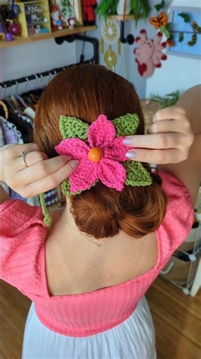 Easy crochet flower accessory - Perfect crochet pattern for spring! 🌸💕🧶