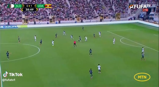 Uganda cranes striker jude ssemugabi misses a chance against Algeria how did he miss that one 😭😭 | Nicolas Balo